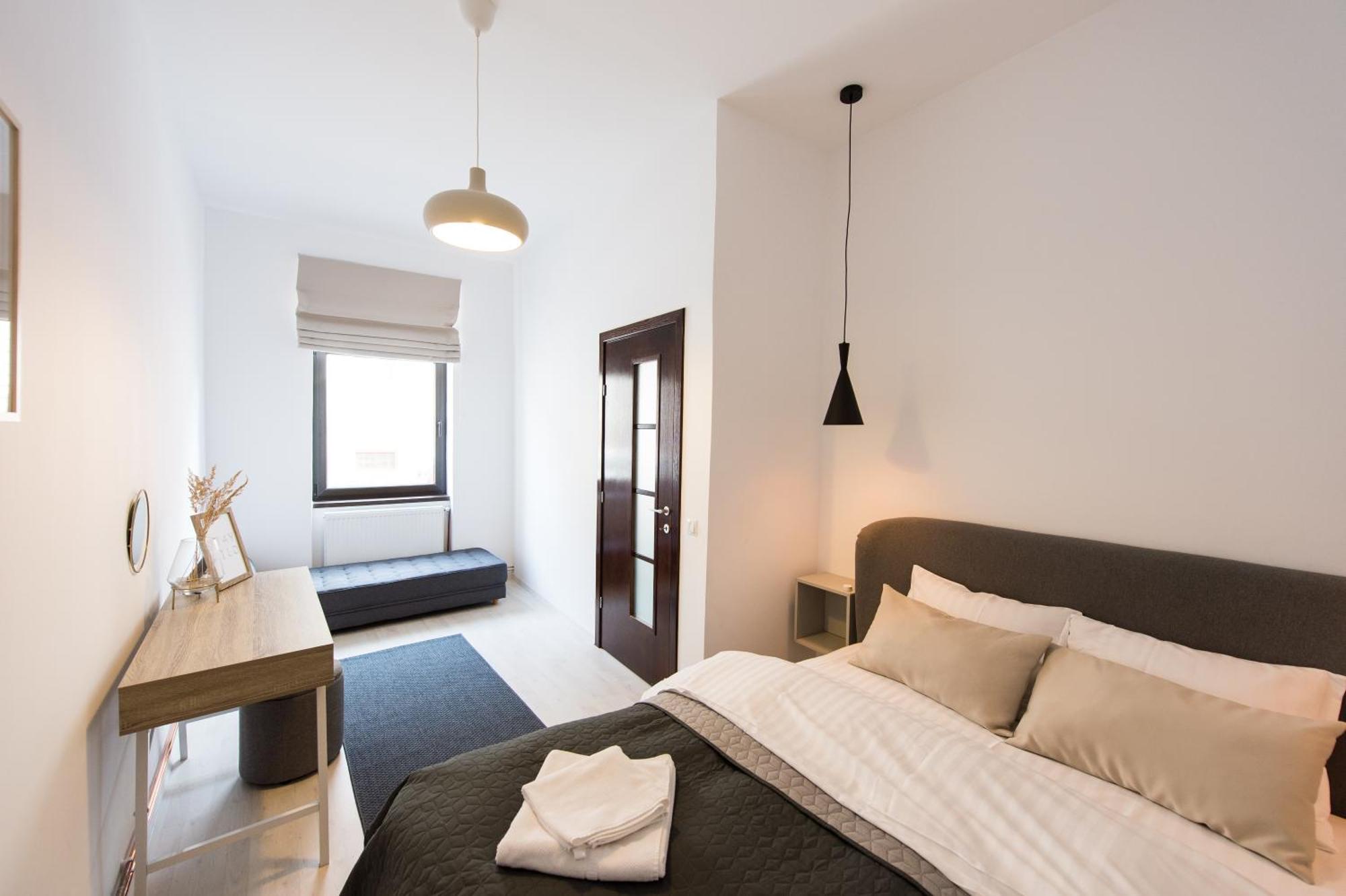 Charming Old Town Flat With Mountain View Appartement Braşov Buitenkant foto